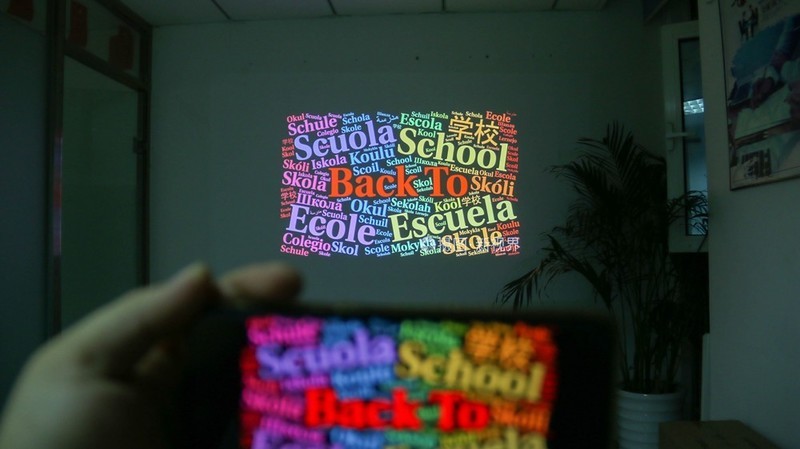 4000流明、四机同屏、双频双路Wifi，明基E592商务投影顶流之作？