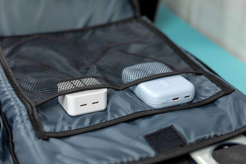 素乐磁吸式无线充电宝体验：小巧便携高颜值，出差旅行无负担