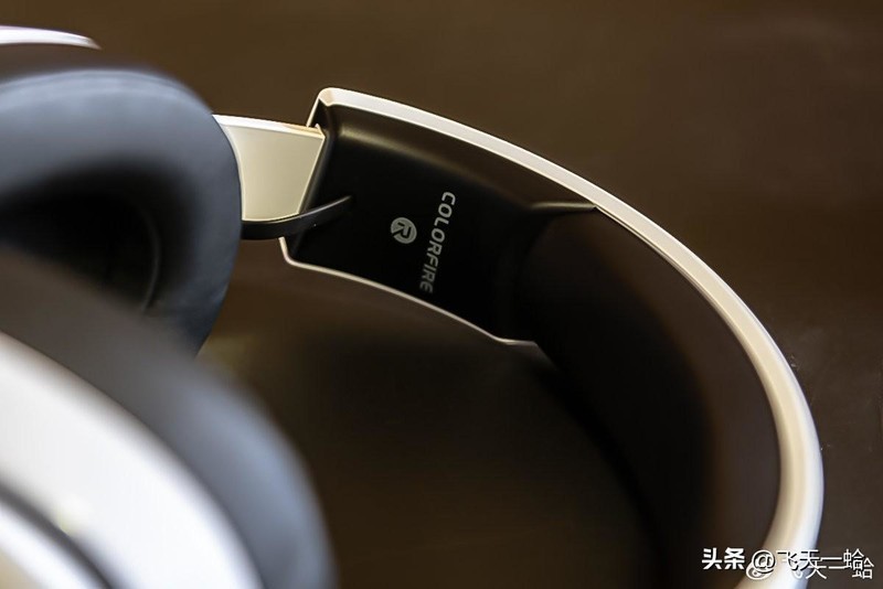 几乎零延迟的三模无线耳机