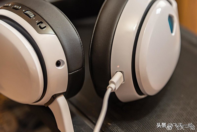 几乎零延迟的三模无线耳机