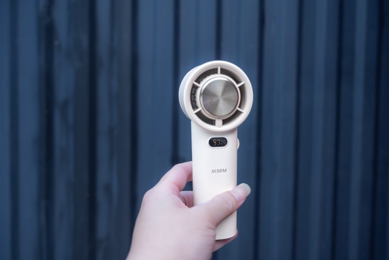 100级风力高转速制冷，西圣Wind手持小风扇，口袋极速降温好物