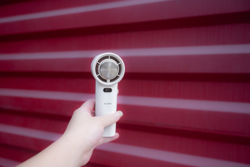 100级风力高转速制冷，西圣Wind手持小风扇，口袋极速降温好物