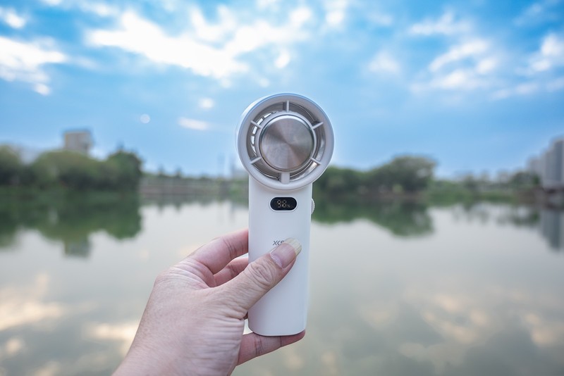 100级风力高转速制冷，西圣Wind手持小风扇，口袋极速降温好物