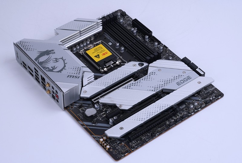 硬核铝合金机箱新品：乔思伯全铝U6机箱，双面钢化玻璃、抽拉结构