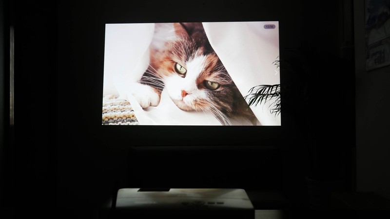 4000流明、四机同屏、双频双路Wifi，明基E592商务投影顶流之作？