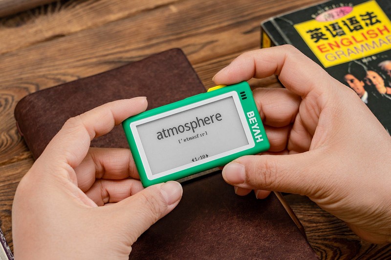 合理化利用碎片时间，每天10个单词没难度，背呀电子单词卡D1评测