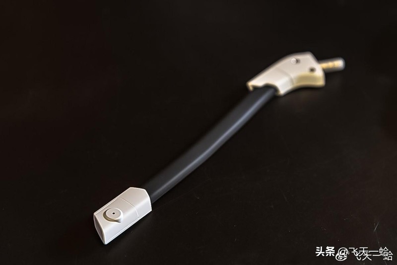 几乎零延迟的三模无线耳机