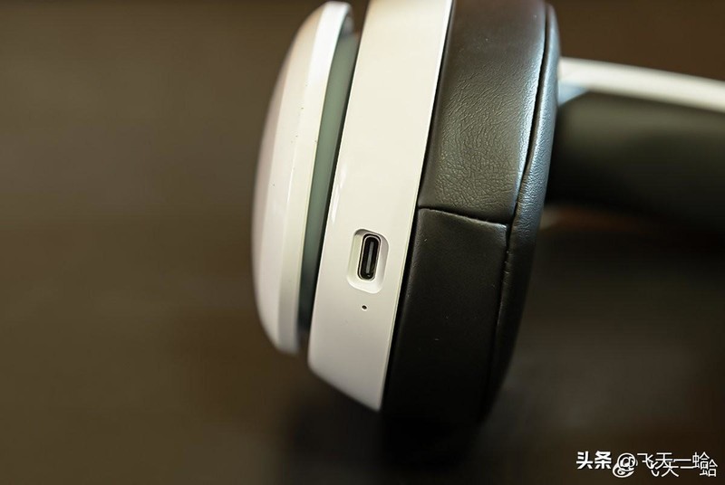 几乎零延迟的三模无线耳机