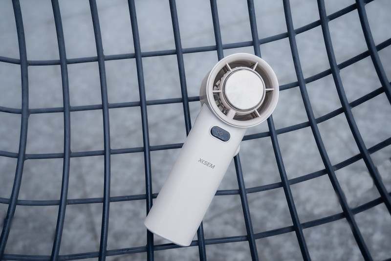 100级风力高转速制冷，西圣Wind手持小风扇，口袋极速降温好物