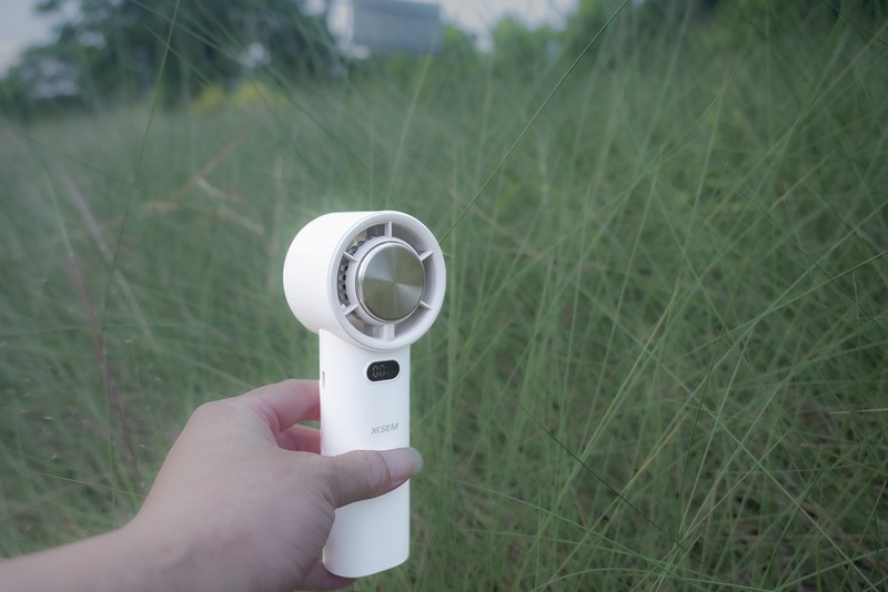 100级风力高转速制冷，西圣Wind手持小风扇，口袋极速降温好物