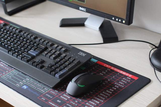 旗舰硬件、完美表现：贱驴RS3侍从三模鼠标体验