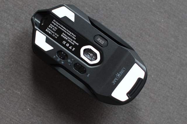 旗舰硬件、完美表现：贱驴RS3侍从三模鼠标体验