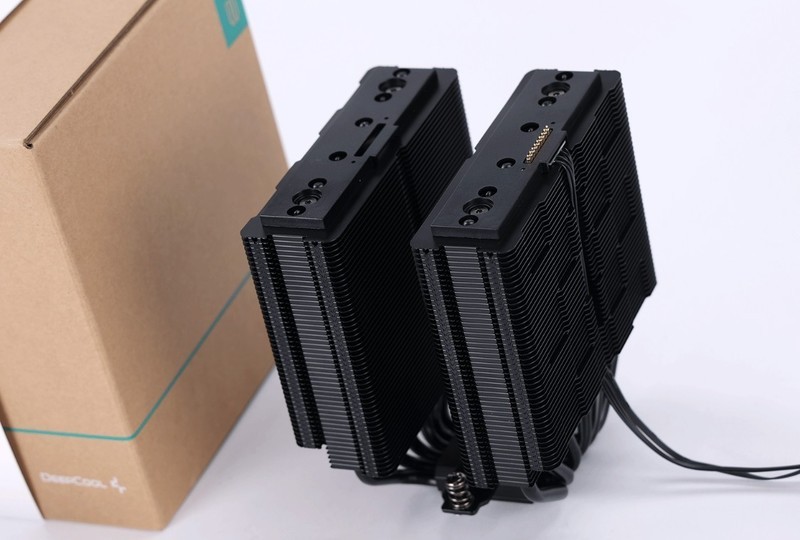 黑色风冷海景房装机方案：14600K+4070Ti S+九州风神数显冰立方风冷+安钛克C8海景房装