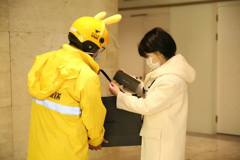 美团做AI的独特优势在哪里？连接数字世界和物理世界