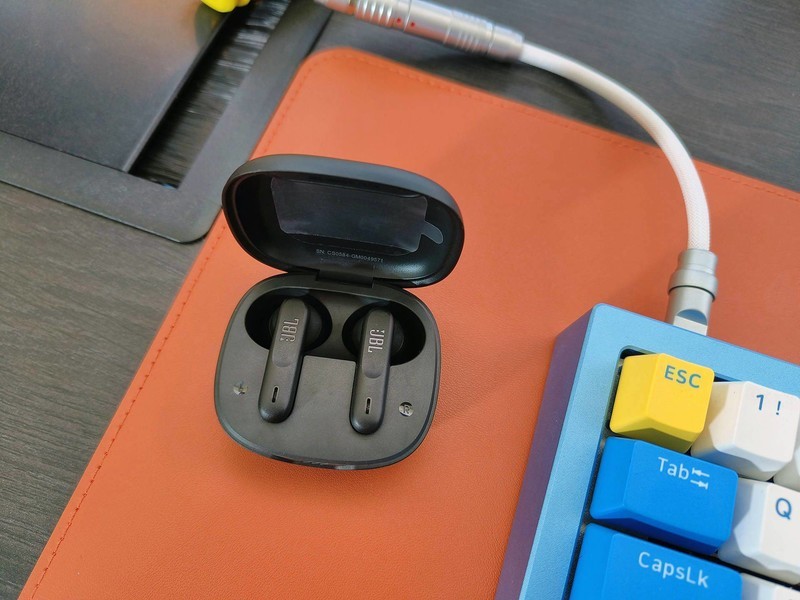 300元以内半入耳蓝牙耳机哪款好？300左右半入耳蓝牙耳机真香推荐