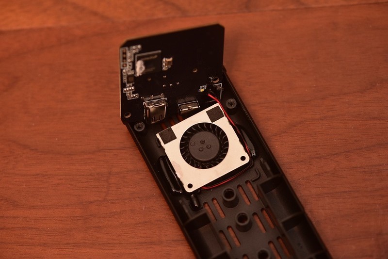 ASM2464加持固态新玩法！雷电接口让移动SSD飞起来！