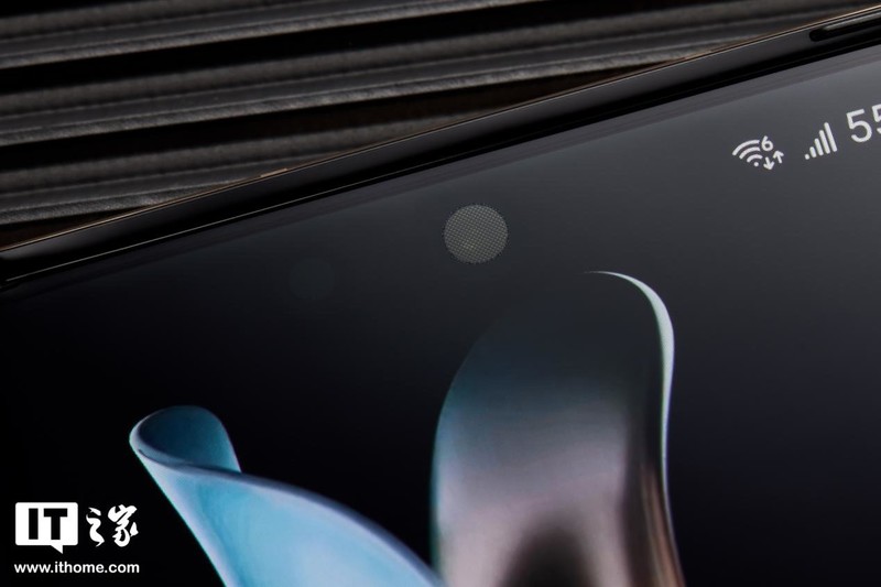 星空体育平台心系天下 W23 折叠屏手机体验：能长存 15 代是有原因的