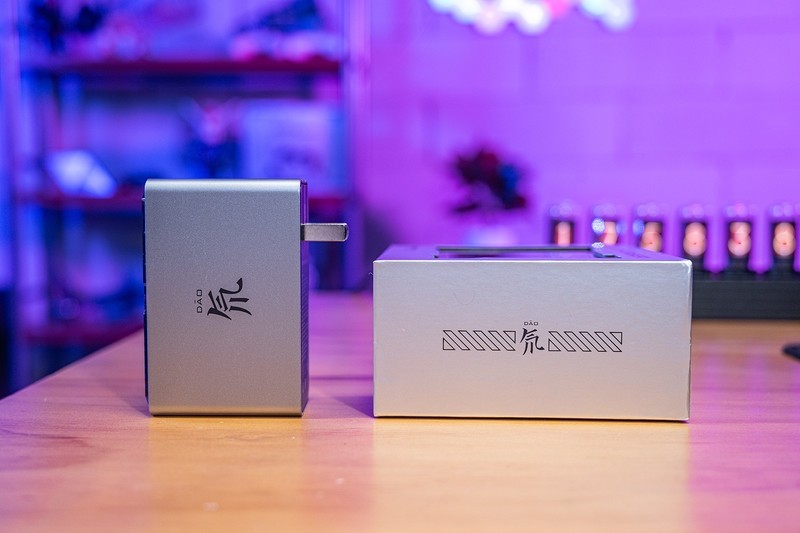 四口快充带飞两台本本，便携生产力工具，氘锋能量块120W氮化镓