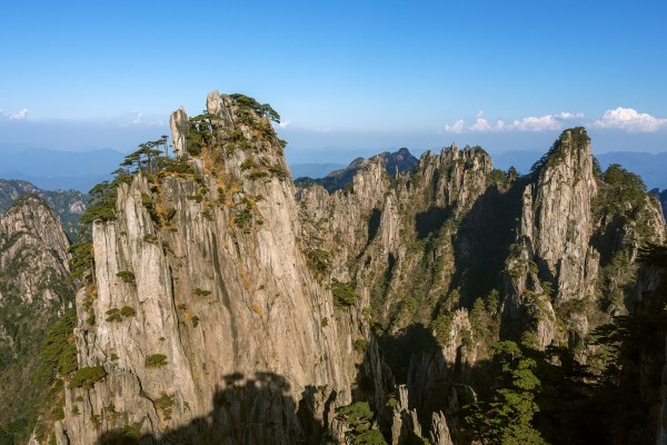 青春没有售价，黄山就在脚下。