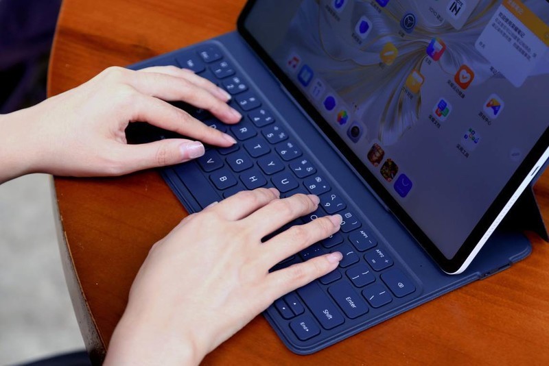 影音大屏+网课平板+生产力工具，荣耀平板9值得入手吗？