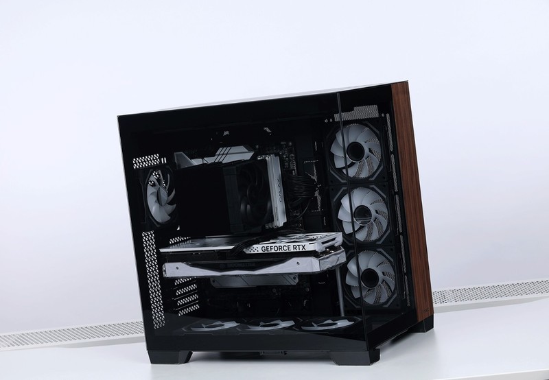 黑色风冷海景房装机方案：14600K+4070Ti S+九州风神数显冰立方风冷+安钛克C8海景房装