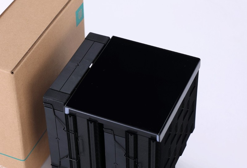 黑色风冷海景房装机方案：14600K+4070Ti S+九州风神数显冰立方风冷+安钛克C8海景房装