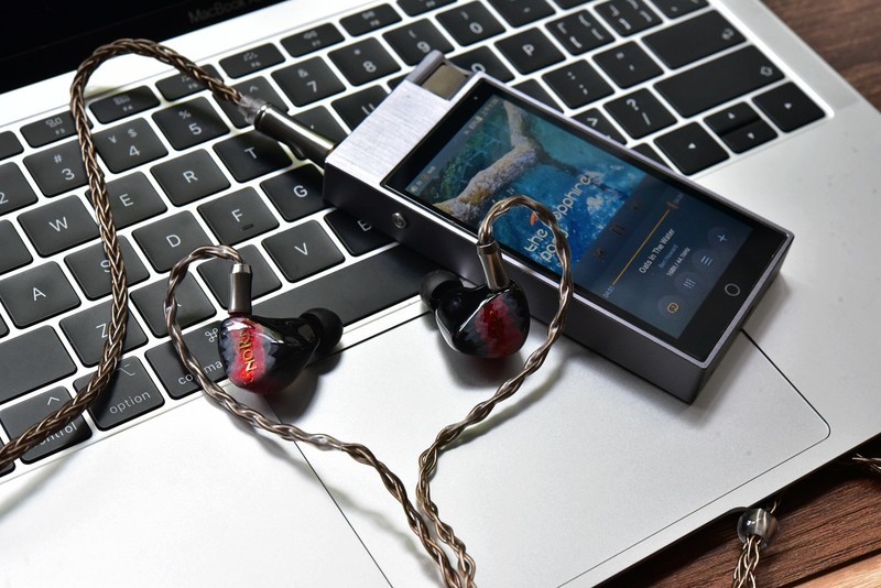 KINERA NORN耳机试听，一圈四铁的杂食均衡塞！