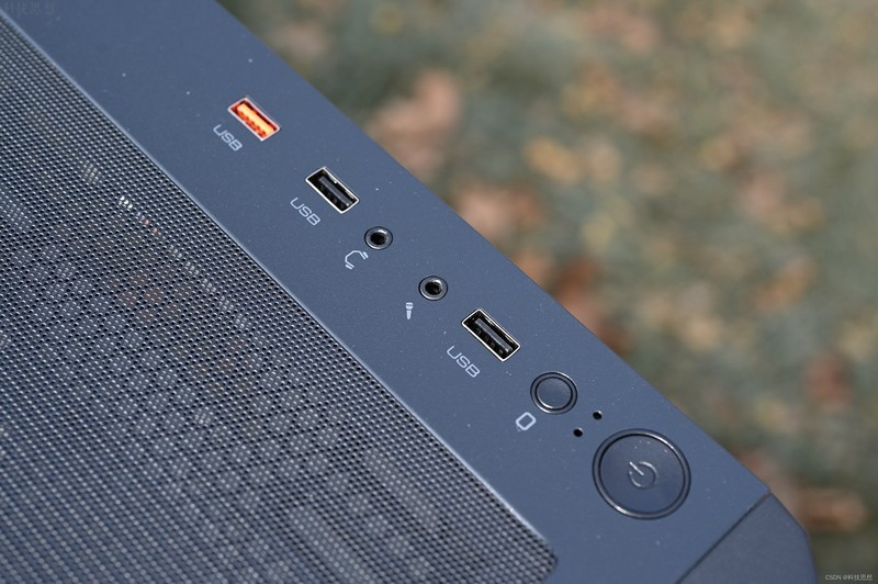 设计简约的骨伽双刃机箱，配上骨伽天吴T5散热器，真是装机好搭档