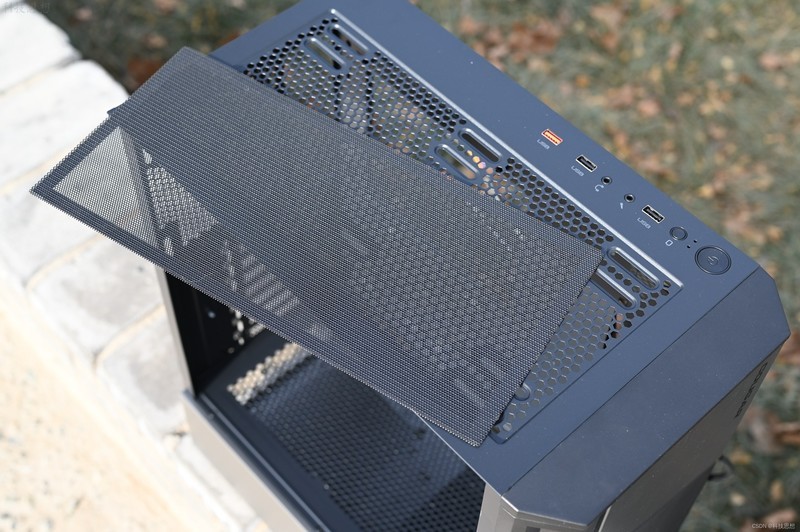 设计简约的骨伽双刃机箱，配上骨伽天吴T5散热器，真是装机好搭档