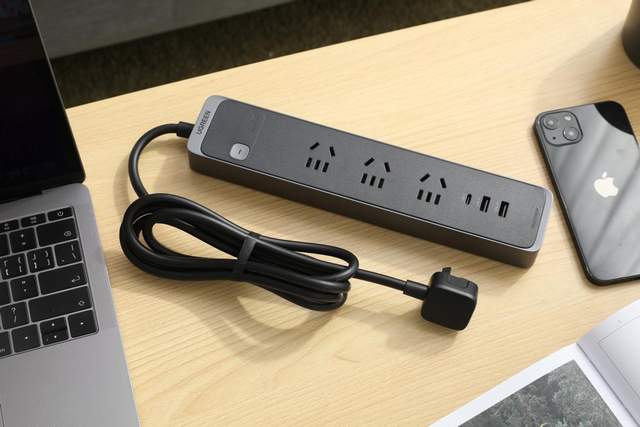 绿联高端款排插来袭：工业级防雷技术搭载防过载，刷新你对排插的认知