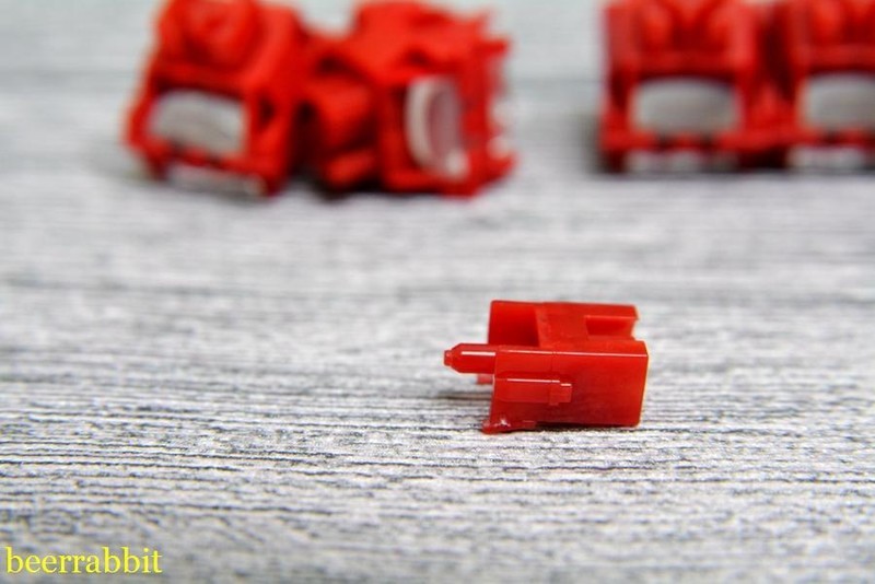 TTC烈焰红轴V2：艳 弹 滑