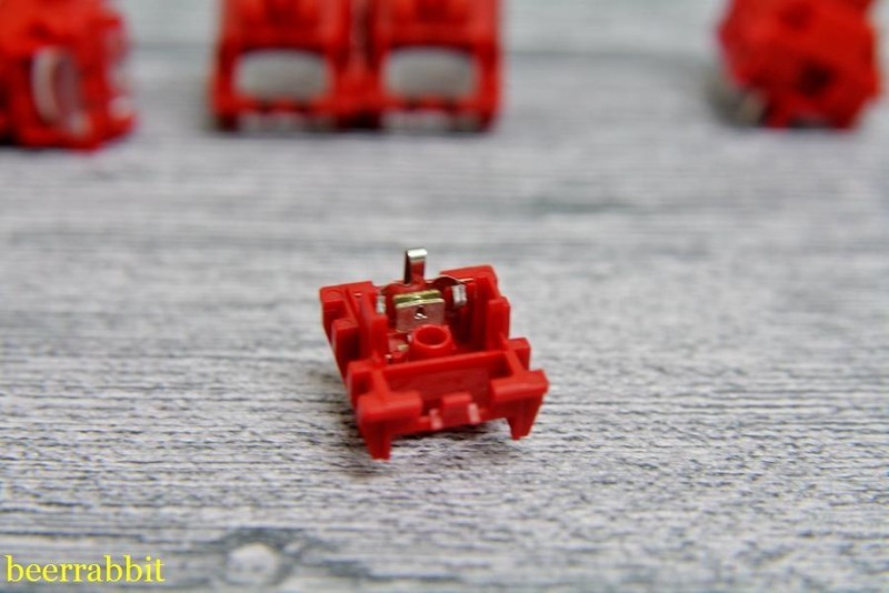 TTC烈焰红轴V2：艳 弹 滑