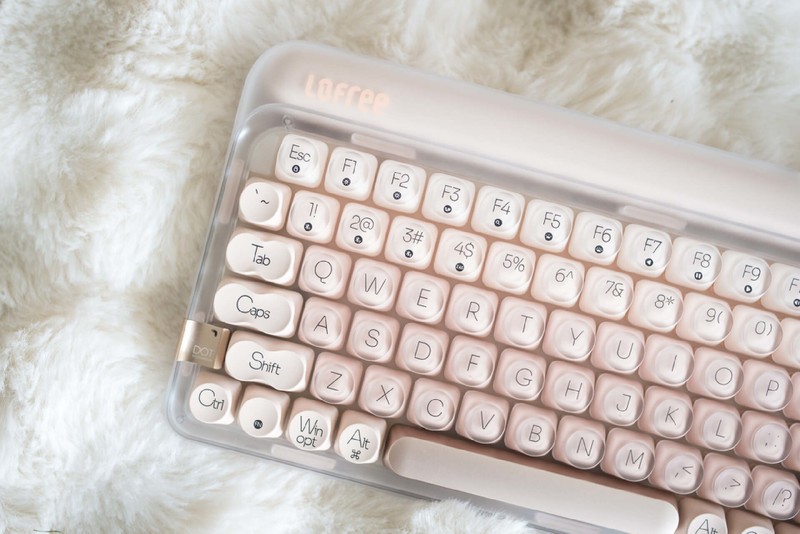 跨界美妆新单品，你的下一款化妆品也可以是DOT粉底液机械键盘