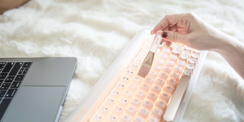 跨界美妆新单品，你的下一款化妆品也可以是DOT粉底液机械键盘