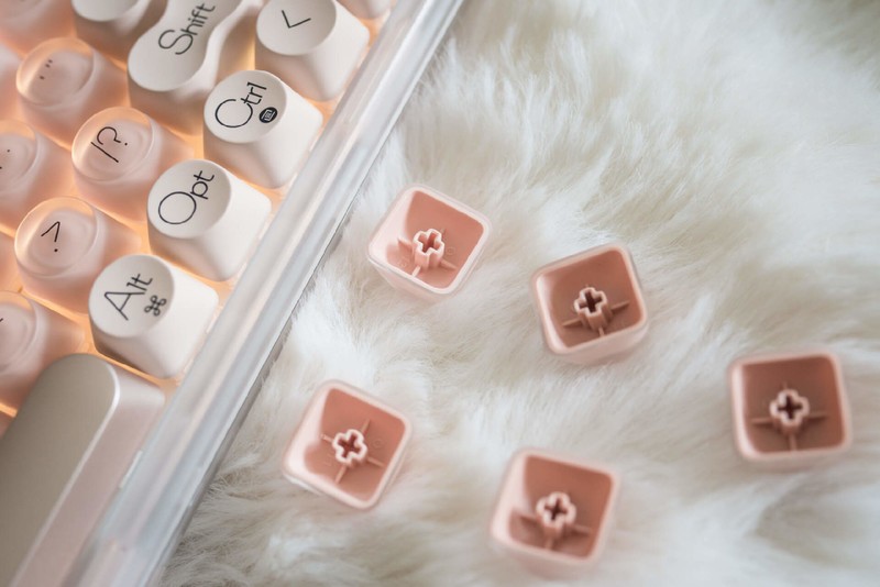 跨界美妆新单品，你的下一款化妆品也可以是DOT粉底液机械键盘