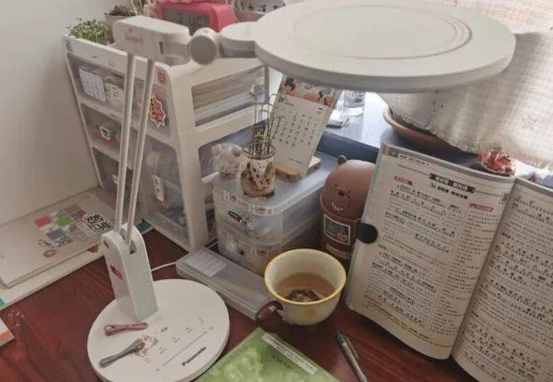 护眼台灯怎么选看哪些指标？护眼台灯十大排名综合盘点