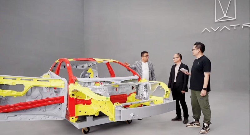 阿维塔06预售开启！21.59万起，华为智驾加持，豪华轿跑新标杆