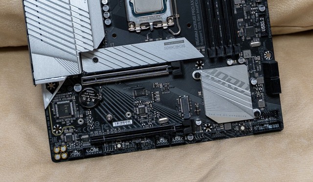 不负雕牌之名，技嘉雪雕B660M AORUS PRO AX DDR4雪雕主板测评