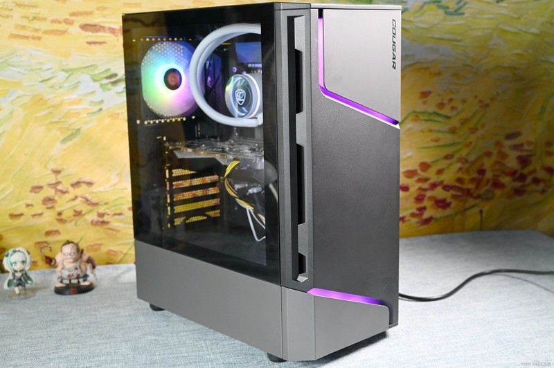 设计简约的骨伽双刃机箱，配上骨伽天吴T5散热器，真是装机好搭档