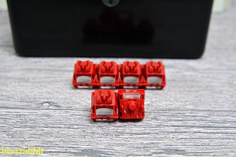 TTC烈焰红轴V2：艳 弹 滑