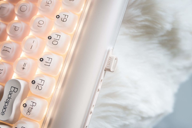 跨界美妆新单品，你的下一款化妆品也可以是DOT粉底液机械键盘