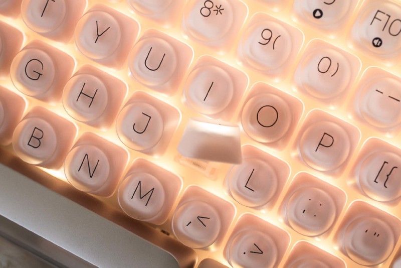 跨界美妆新单品，你的下一款化妆品也可以是DOT粉底液机械键盘