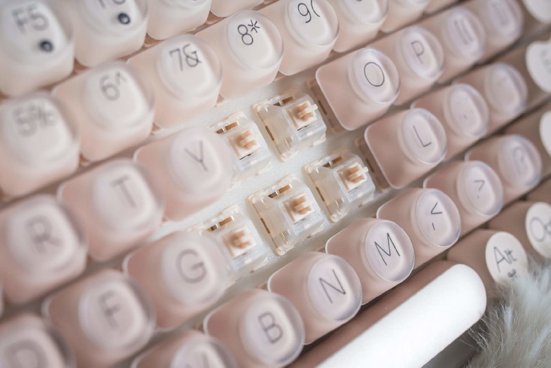 跨界美妆新单品，你的下一款化妆品也可以是DOT粉底液机械键盘