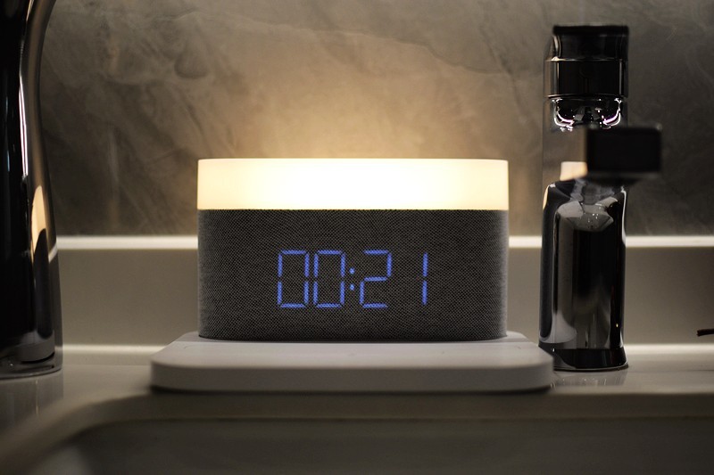 床头有它就够了 VFZ无线充.闹钟.小夜灯