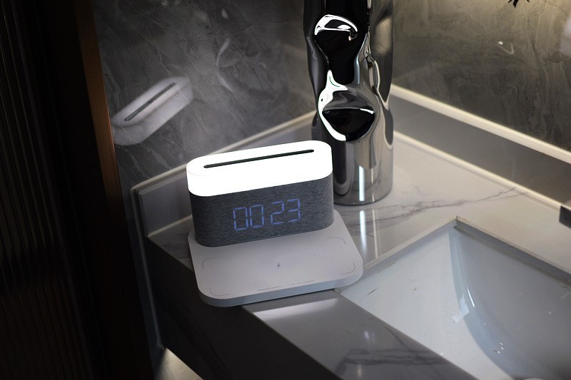 床头有它就够了 VFZ无线充.闹钟.小夜灯