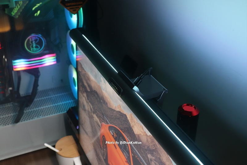 桌面冷暖光，墙面RGB，巧用Yeelight屏幕挂灯Pro打造完美桌搭方案