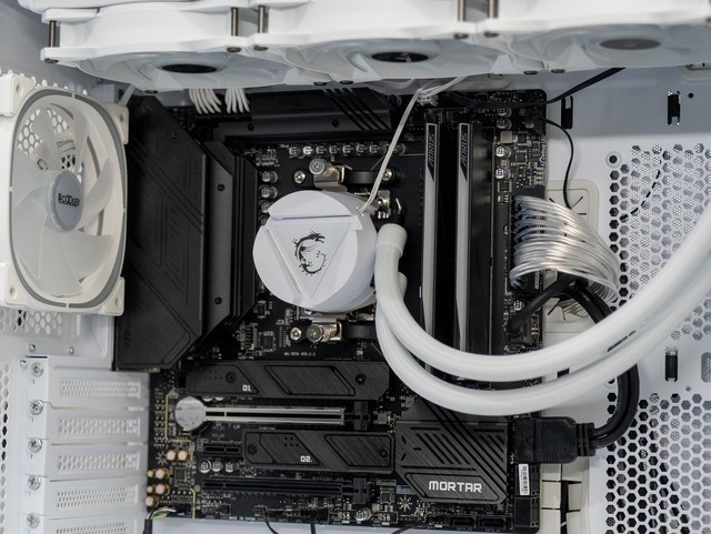 核显战未来？B650M迫击炮主板DDR5内存超频实测