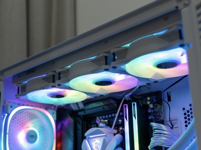 核显战未来？B650M迫击炮主板DDR5内存超频实测