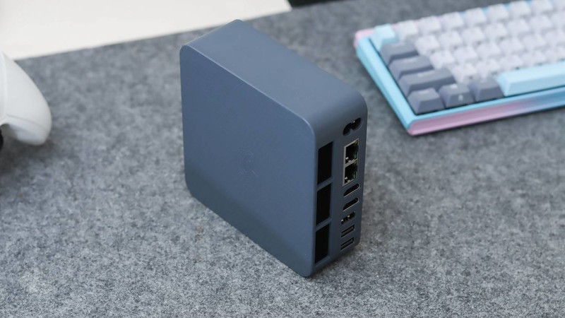 没有任何存在感的电脑！巴掌大小跑分百万，7735HS处理器售一千多