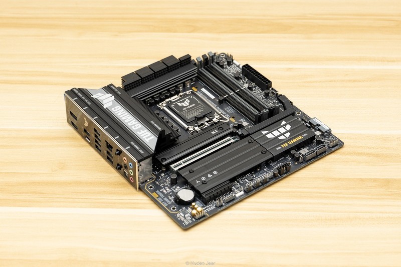 该用谁来玩游戏？R5 9600X & Ultra7 265K对比测试